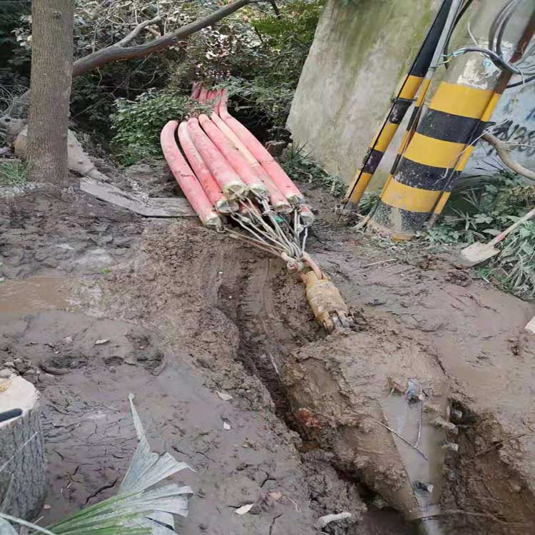 幸福路街道拖拉管